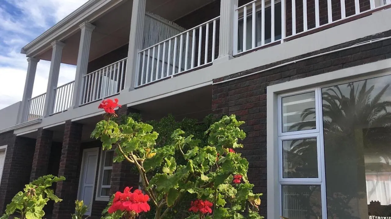 Sunset Beach Living Guesthouse Cape Town