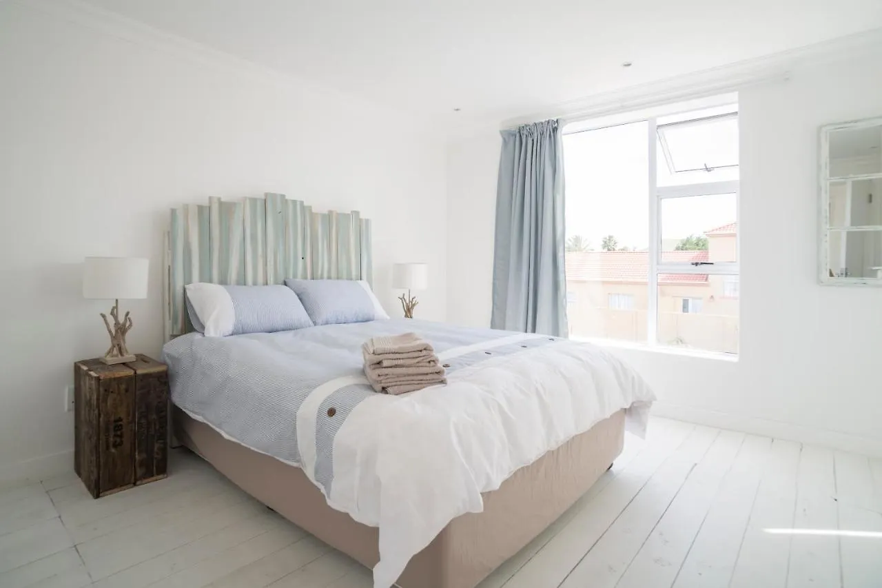 Apartment Sunset Beach Living Guesthouse Cape Town