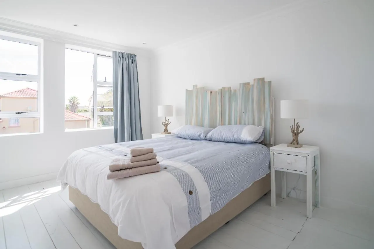 Apartment Sunset Beach Living Guesthouse Cape Town
