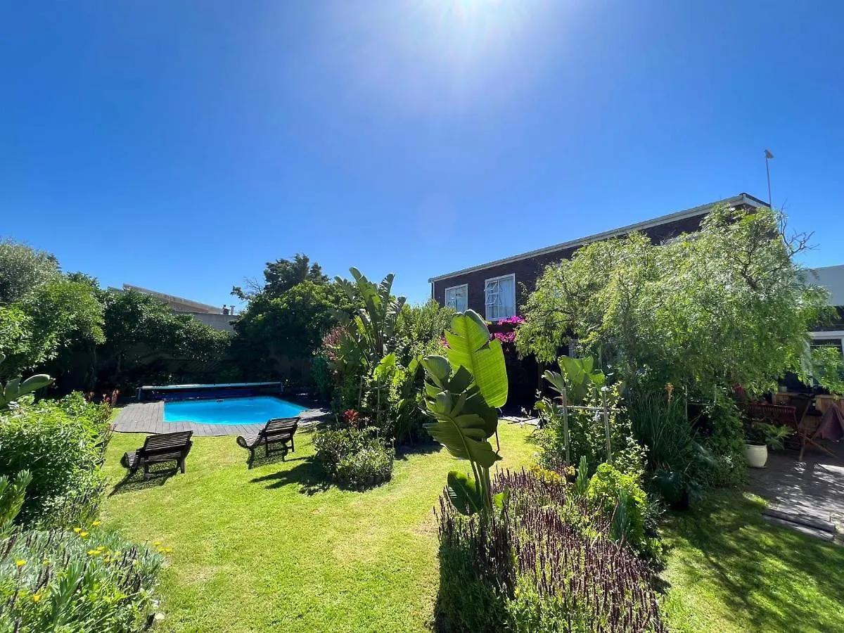 Sunset Beach Living Guesthouse Cape Town 0*,