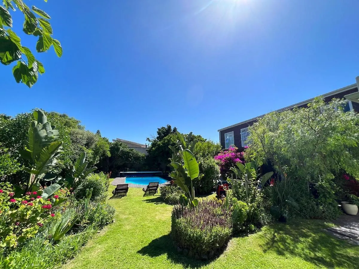 Apartment Sunset Beach Living Guesthouse Cape Town