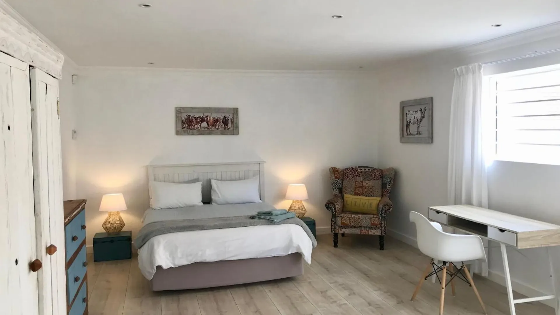 Apartment Sunset Beach Living Guesthouse Cape Town